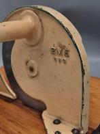 BME 390 – Vintage Handkurbel-Brotschneidemaschine – Metall, Antiek en Kunst