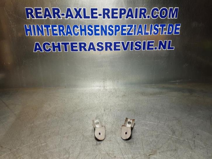 Bumpersteun  links en rechts Opel Manta A, achterkant., Auto-onderdelen, Carrosserie, Gebruikt, Opel, Verzenden