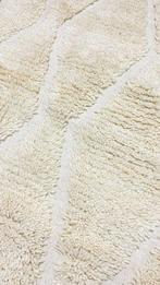 Authentiek Berber Tapijt - Minimalistisch Diamantpatroon in, Huis en Inrichting, Stoffering | Tapijten en Vloerkleden, Nieuw