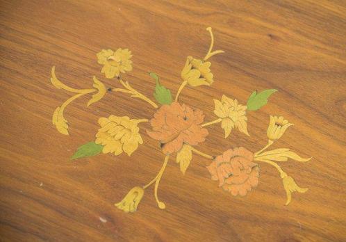 Naaidoos - Hout - Naaitafel, Antiek en Kunst, Curiosa en Brocante