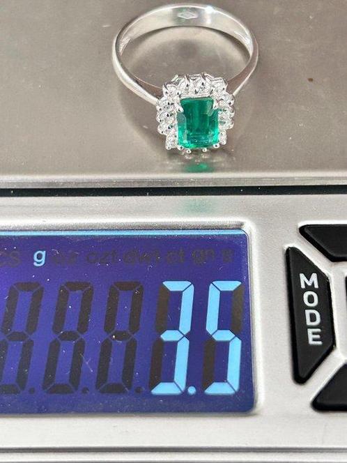 Zonder Minimumprijs - Ring - 18 karaat Witgoud Smaragd -, Handtassen en Accessoires, Ringen