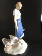 Bing & Grondahl - Figuur - Girl with Geese #2254 - Porselein