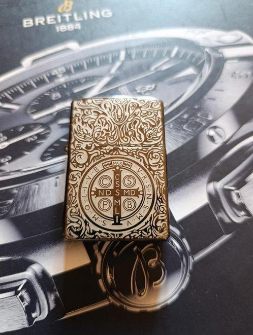 Zippo, Fiat iustitia et pereat mundus - Zonder Minimumprijs, Verzamelen, Rookartikelen, Aanstekers en Luciferdoosjes
