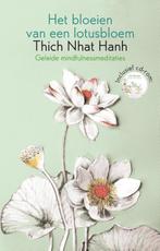 Het bloeien van een lotusbloem 9789045316192 Thich Nhat Hanh, Boeken, Verzenden, Gelezen, Thich Nhat Hanh