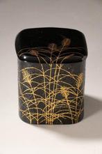 Paar maki-e lakwerk theebussen met Musashino- en