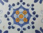 Tegel - Gekleurde Haarlemmer ornamenttegel. - 1650-1700