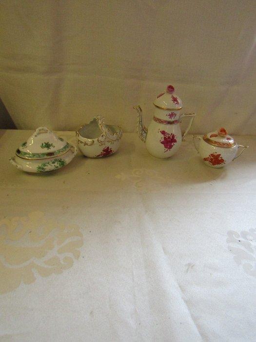 Herend - Miniatuur beeldje - Herend (4) - Porselein, Antiek en Kunst, Antiek | Meubels | Tafels