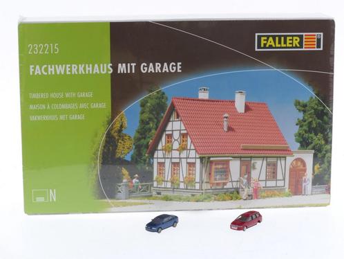 Schaal N Faller 232215 vakwerkhuis met garage en 2 wiking..., Hobby en Vrije tijd, Modeltreinen | N-Spoor, Zo goed als nieuw, Analoog