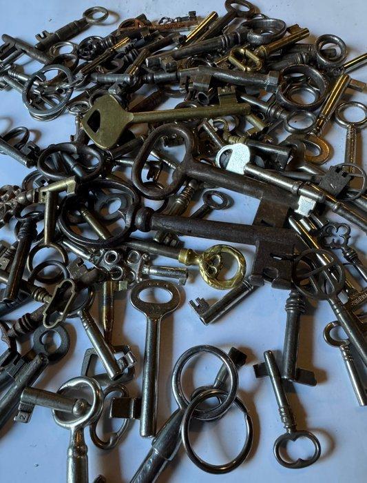 Sleutel (100) Antiek, Antiquités & Art, Curiosités & Brocante