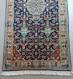 TURKISH HEREKE 1970 - Like new. Just collected - Hereke -, Huis en Inrichting, Nieuw