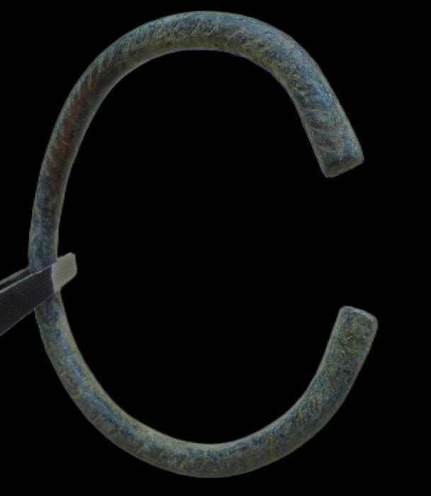 Époque Viking bracelet en bronze antique, extrémités en, Antiquités & Art, Antiquités | Autres Antiquités