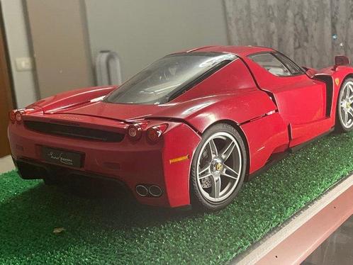 De Agostini 1:8 - Modelauto - Ferrari Enzo, Hobby en Vrije tijd, Modelauto's | 1:5 tot 1:12