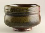 Bizen-keramiek theekom (Chawan) met natuurlijke asglazuur –