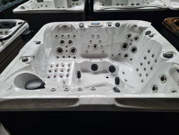 NIEUW JACUZZI BALBOA 210x210 Led Waterval Cornerlights OP=OP