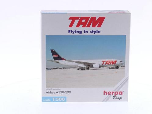 Schaal 1:500 Herpa 508353 TAM - Airbus A330-200  The Mag..., Hobby en Vrije tijd, Modelbouw | Vliegtuigen en Helikopters, Gebruikt