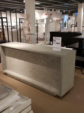 *TIP*  Excentric toonbank beton grijs C-PEC-016 240 cm bree beschikbaar voor biedingen