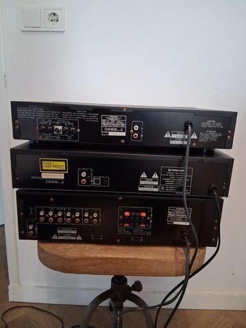 Pioneer - A-331 Stereo geïntegreerde versterker, F-443 FM/AM beschikbaar voor biedingen