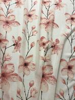 Prachtige stof voor gordijnen met een decor van