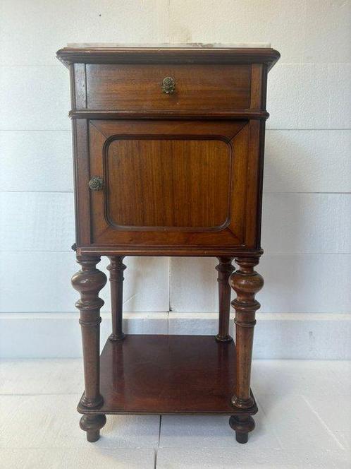 Kast - Antieke Donkerhouten Kast met Marmeren Blad en, Antiek en Kunst, Curiosa en Brocante