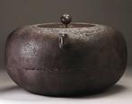 Edo-periode Hakeme gietijzeren theepot met doos van de, Antiek en Kunst