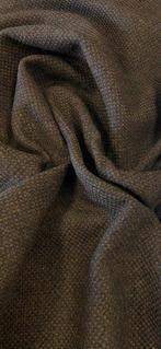 Zachte geweven stof van wolmengeling in zwart en bruin,