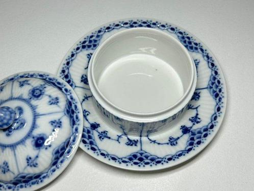 Royal Copenhagen - Arnold Krogh - Beurrier - Blue Fluted, Antiek en Kunst, Antiek | Meubels | Tafels