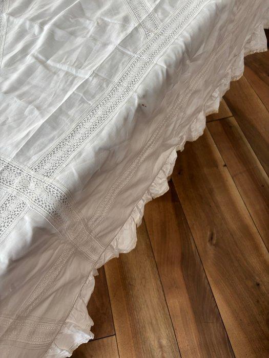 Borduurwerk - 100 cm - 150 cm - antiek dekbedovertrek, Antiek en Kunst, Antiek | Tapijten, Tafelkleden en Textiel