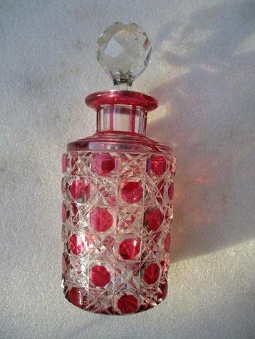 Flacon Baccarat overlay vers 1900. - Flacon de parfum -
