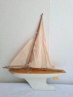 Endeavour III - Modelboot - Zeilschip / Pond Yacht -