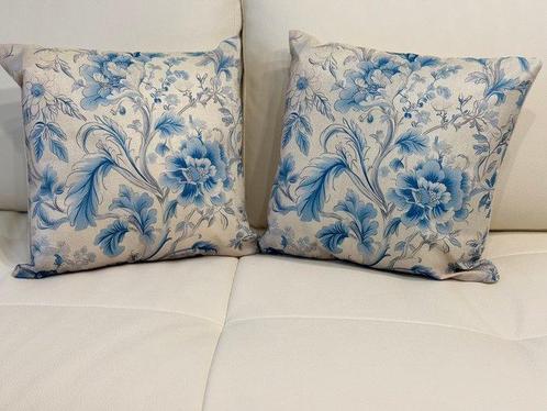 Coussins élégants en Toile de Jouy fleuris bleu clair, Antiek en Kunst, Curiosa en Brocante