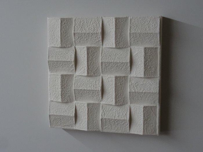 2025 - 95 Wit minimalistisch wandrelief, Antiquités & Art, Art | Objets design