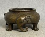 Chinese bronzen wierookbrander in de vorm van een olifant -, Antiek en Kunst