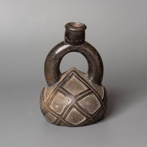 Cupisnique - Chavín, Pérou Terre cuite Huaco avec poignée en, Verzamelen, Mineralen en Fossielen