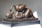 Sculpture, Bronzen naakte voluptueuse dame met gans - 23 cm