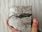 Aletai, 1380 gram met grafietader en andere mineralen. Plak, Verzamelen, Mineralen en Fossielen