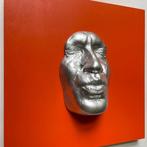 gregos - Silver effect kiss on orange background