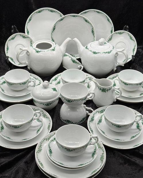 Service à thé et café - Fürstenberg mit grünem Ranken-Dekor, Antiek en Kunst, Antiek | Meubels | Tafels