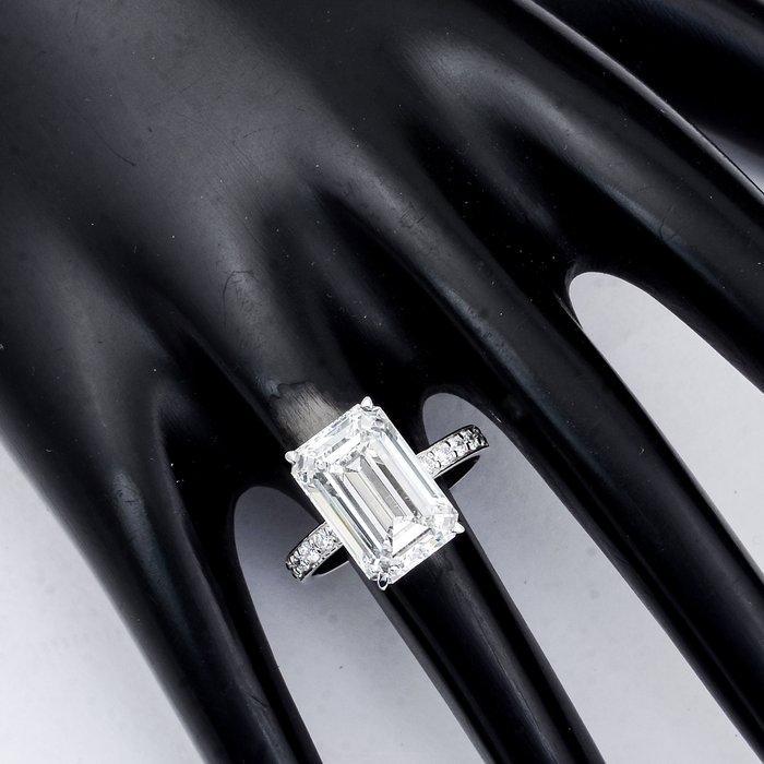 Sans Prix de Réserve - Bague - 14 carats Or blanc - 7.33ct., Handtassen en Accessoires, Ringen