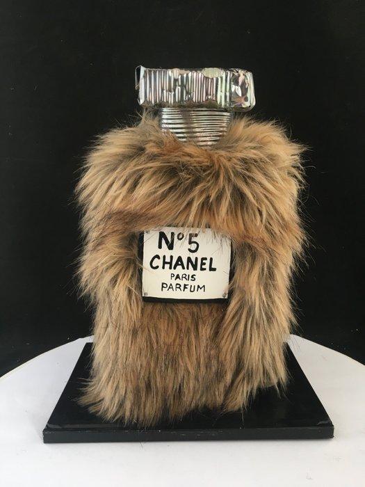 Norman Gekko - CHEWBACCA Chanel N.5 (Limited Edition #8/15), Antiek en Kunst, Kunst | Designobjecten