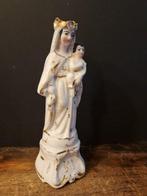 Vieux Paris - Statue, Heilig Beeldje in Vieux Paris
