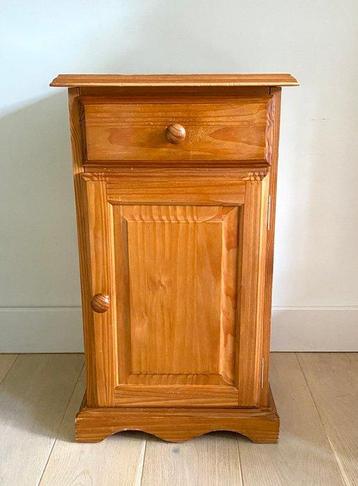 Armoire - grenene - Table de nuit en pin