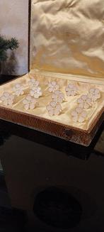 Servetring (12) - Witte bloemen - Verguld messing