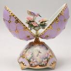 Fabergé ei - Met juwelen versierde pracht en fluisterende