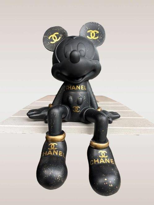 Mickey Mouse X Chanel sitting statue, Antiek en Kunst, Kunst | Schilderijen | Modern