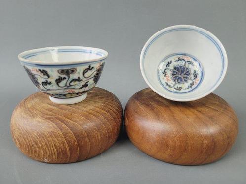 Tasses (2) - Doucai - Porcelaine - Fleur de Lotus - 2, Antiek en Kunst, Antiek | Overige Antiek