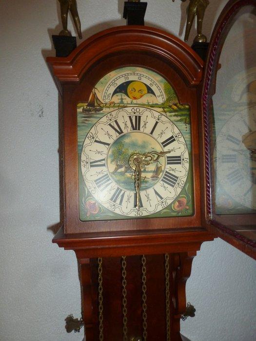 Friese staartklok - - Mahonie - 1950-1960, Antiek en Kunst, Antiek | Klokken