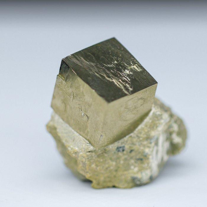 Onberispelijk kubiek pyrietkristal • 272 ct • Specimen, Collections, Minéraux & Fossiles