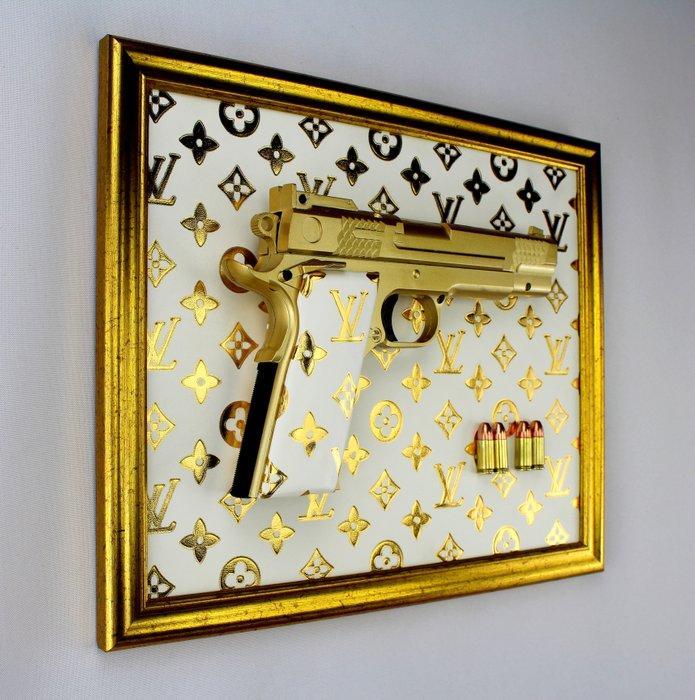 NOOLET (XX) - LV Golden Gun White & Gold Model, Antiek en Kunst, Kunst | Designobjecten