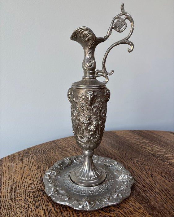 peltrato - Karaf - Tin - Antieke kan op schotel, Antiek en Kunst, Curiosa en Brocante