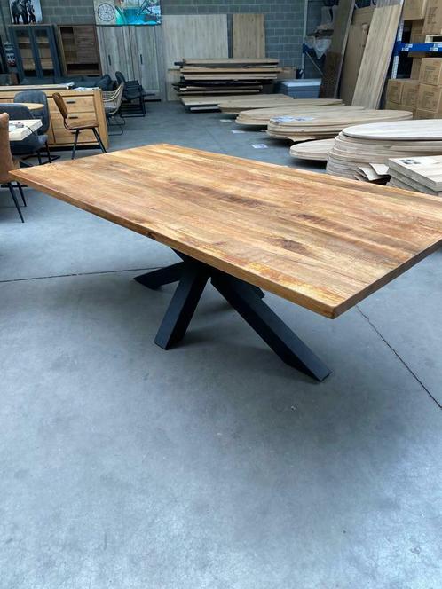 Marc eettafel, mangohout + RVS onderstel (nieuw, outlet), Huis en Inrichting, Tafels | Eettafels, Nieuw, Overige houtsoorten, Metaal